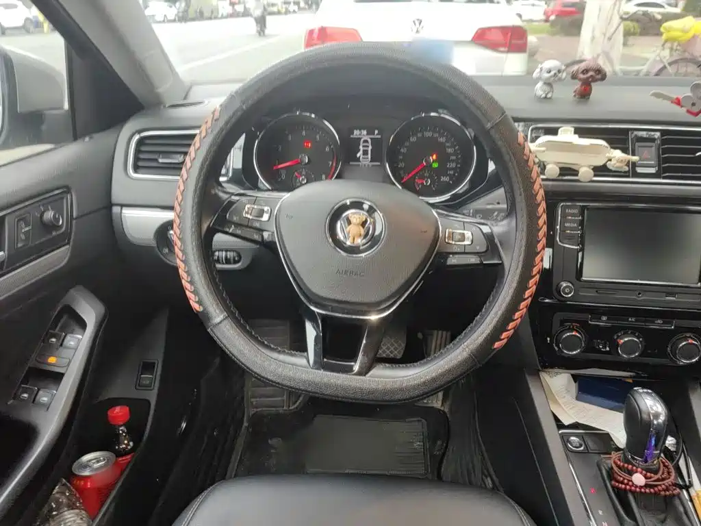 Volkswagen Sagitar 2018