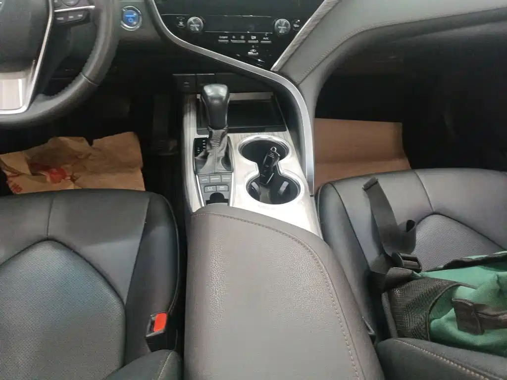 Toyota Camry 2020 — фото 14