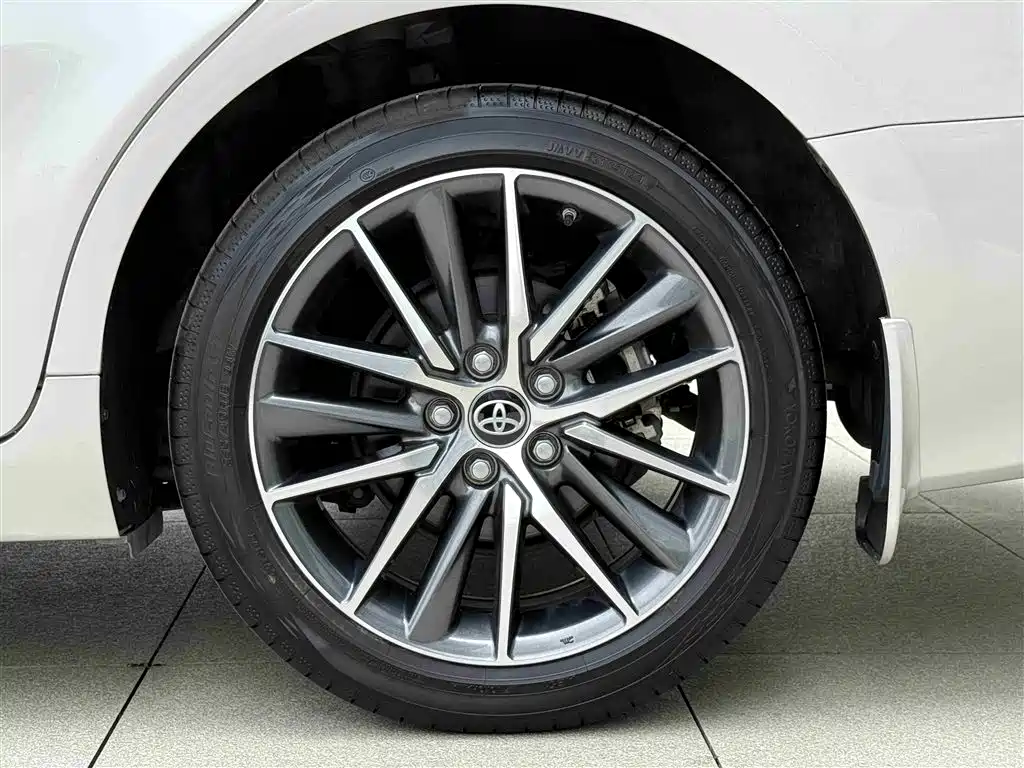 Toyota Camry 2024 — фото 13