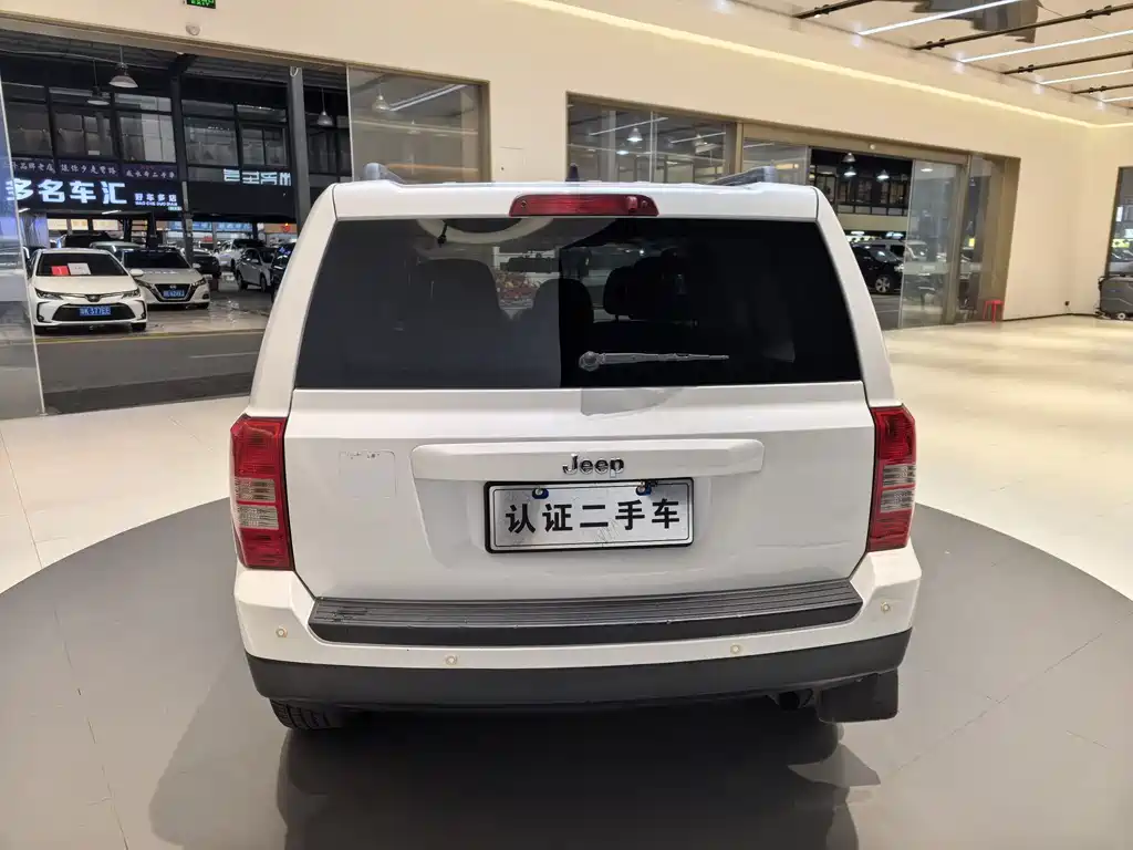 Jeep Patriot 2015 — фото 5