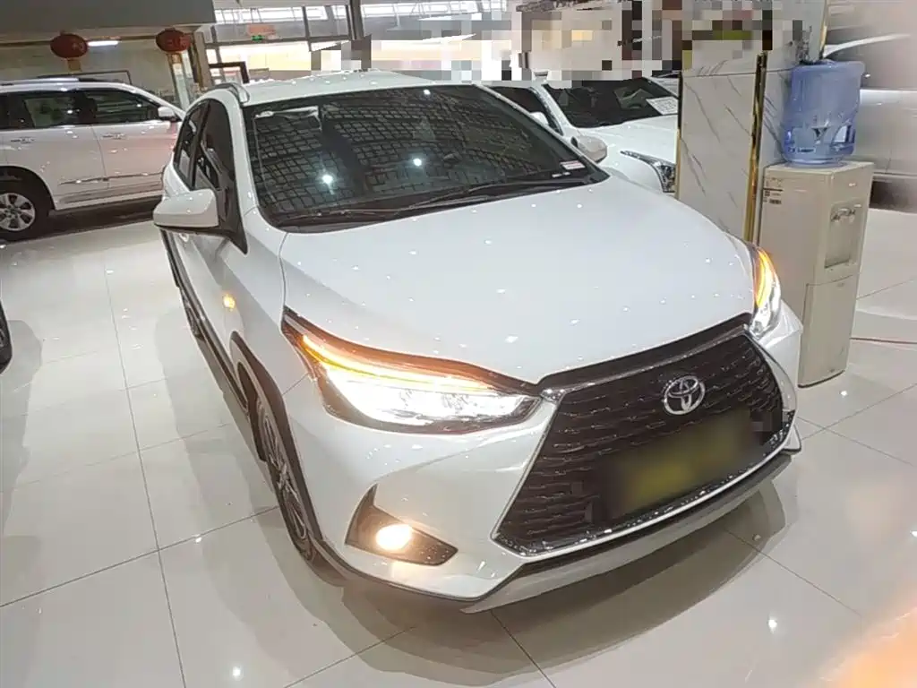 Toyota Yaris L 2022 — фото 4