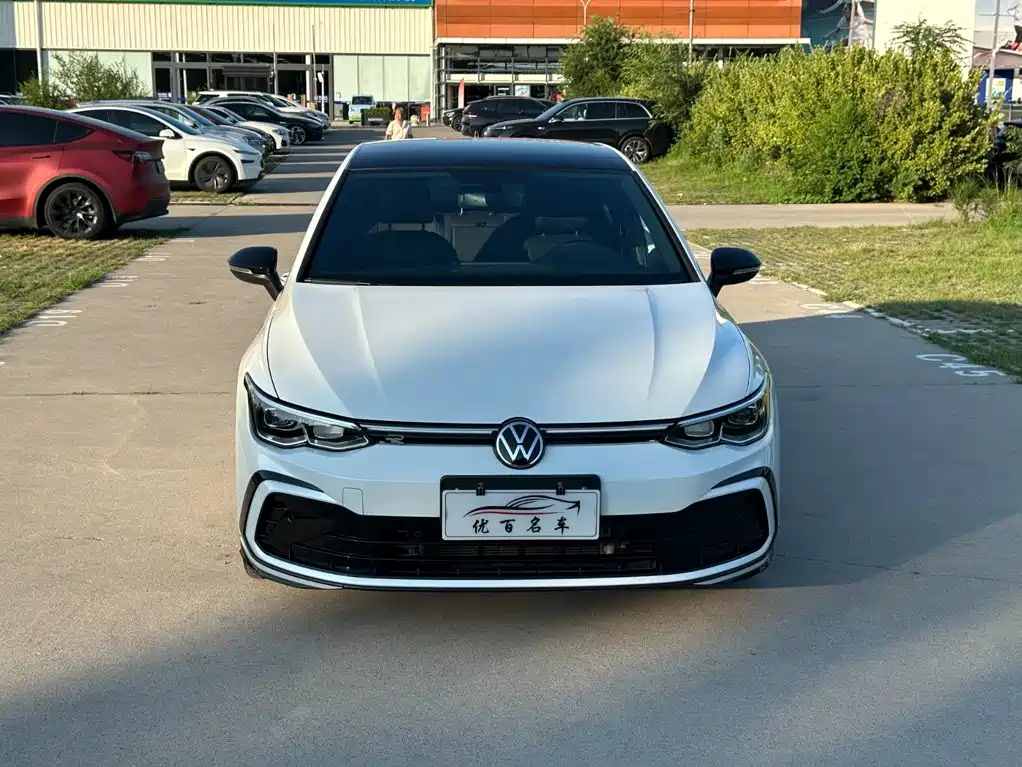 Volkswagen Golf 2024