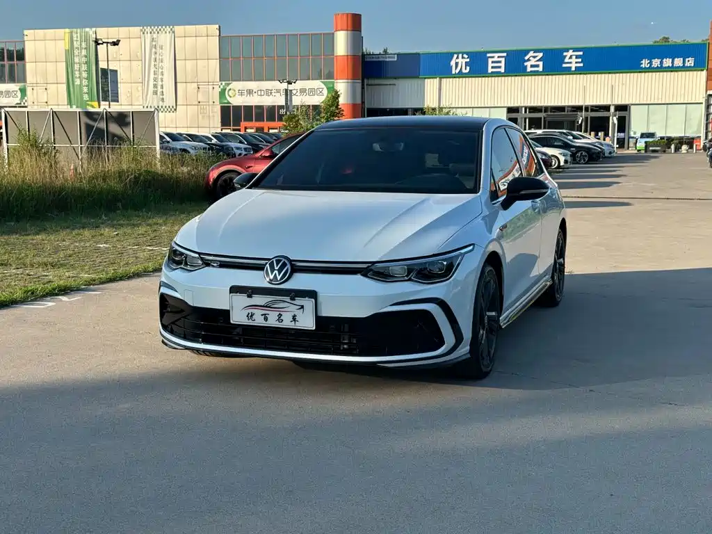 Volkswagen Golf 2024