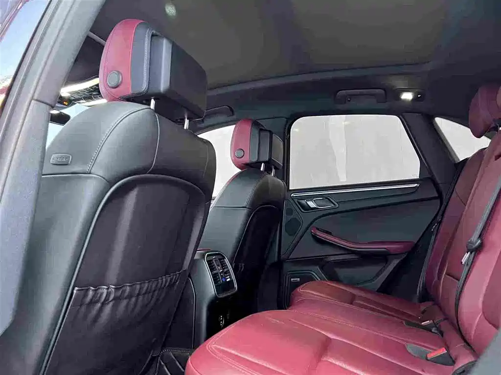 Porsche Macan 2023 — фото 8