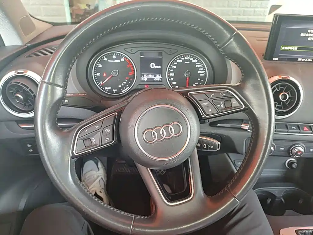 Audi A3 2018 — фото 11