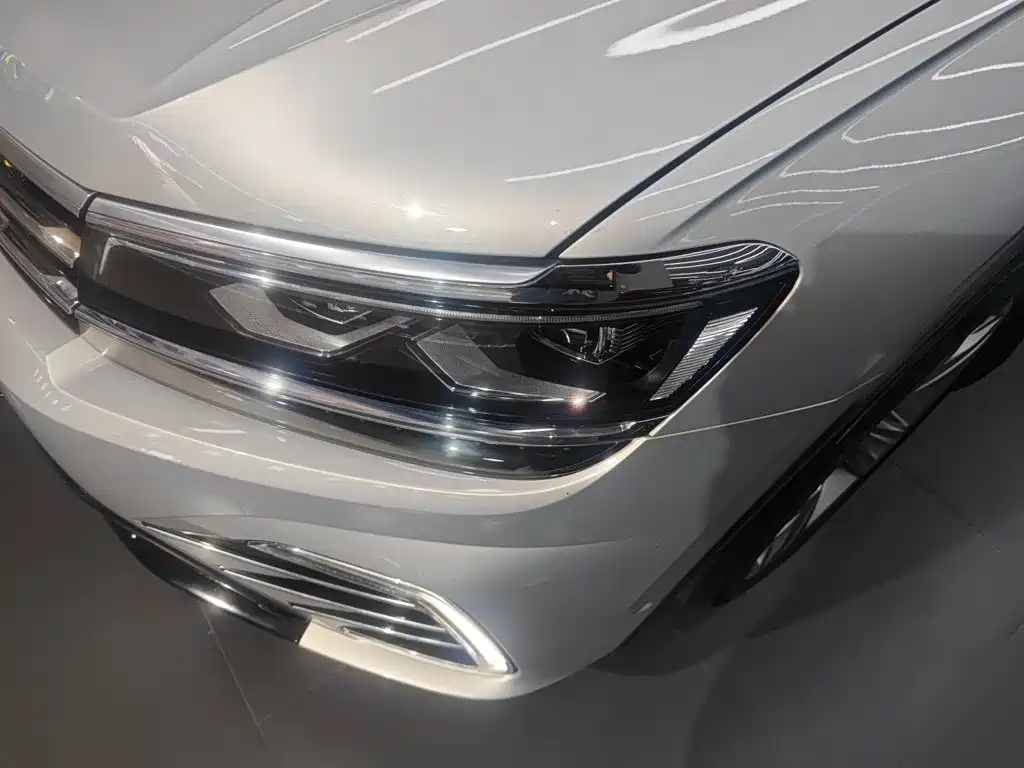 Volkswagen Tiguan L Plug-In Hybrid 2020 — фото 18