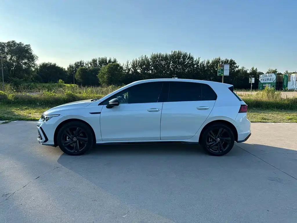 Volkswagen Golf 2024