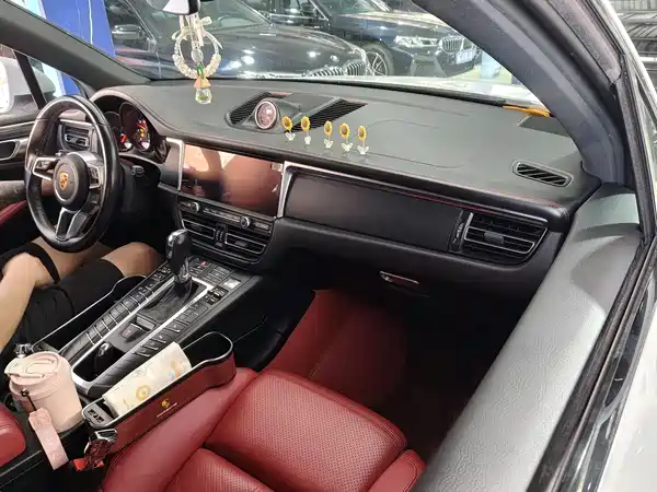 Porsche Macan 2020