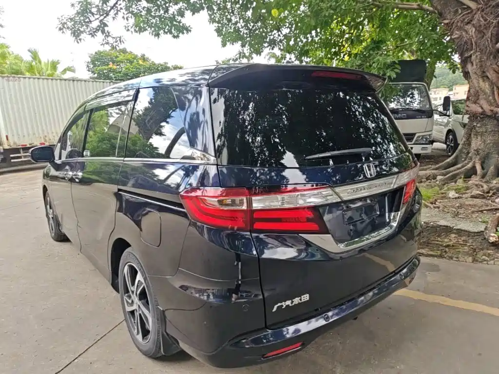 Honda Odyssey 2016 — фото 5