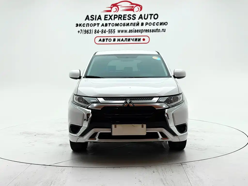 Mitsubishi Outlander 2021 — фото 2