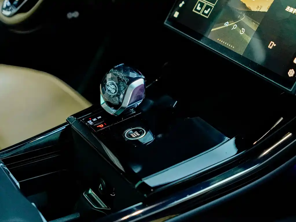 Land Rover Sport 2025 — фото 15