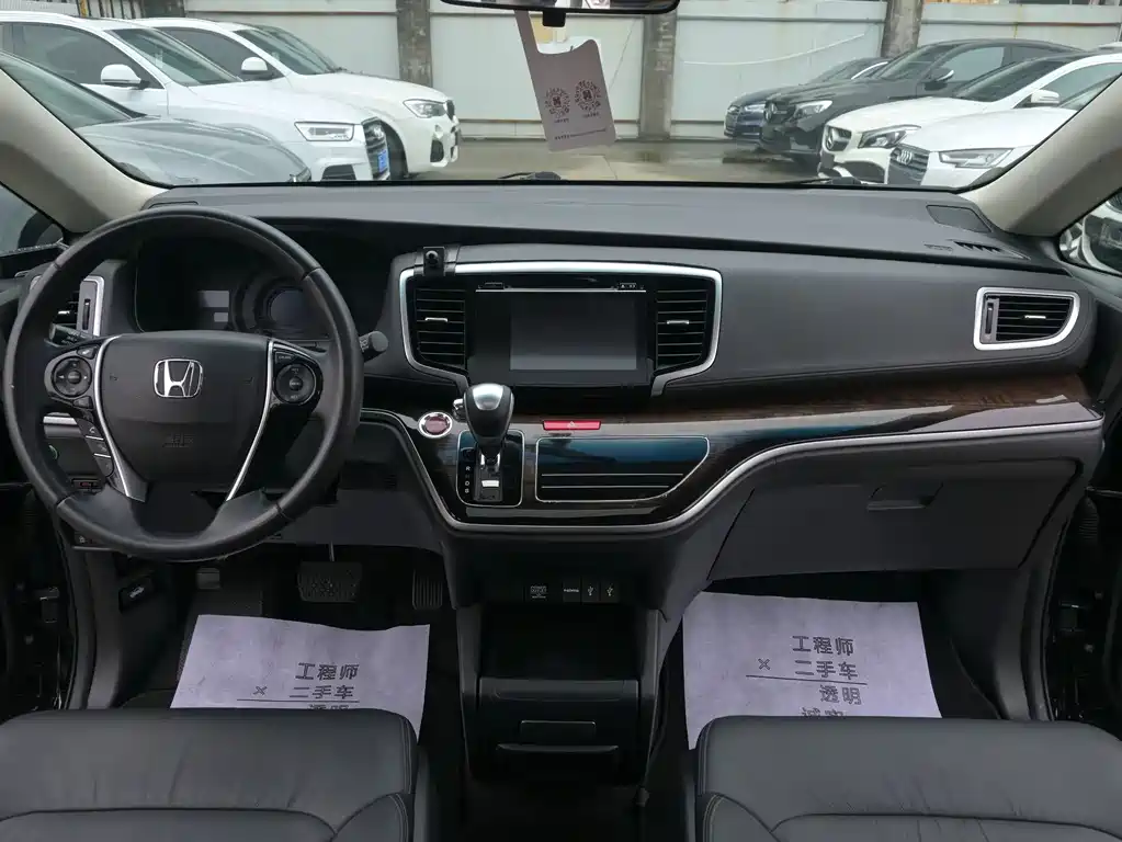 Honda Odyssey 2016 — фото 10