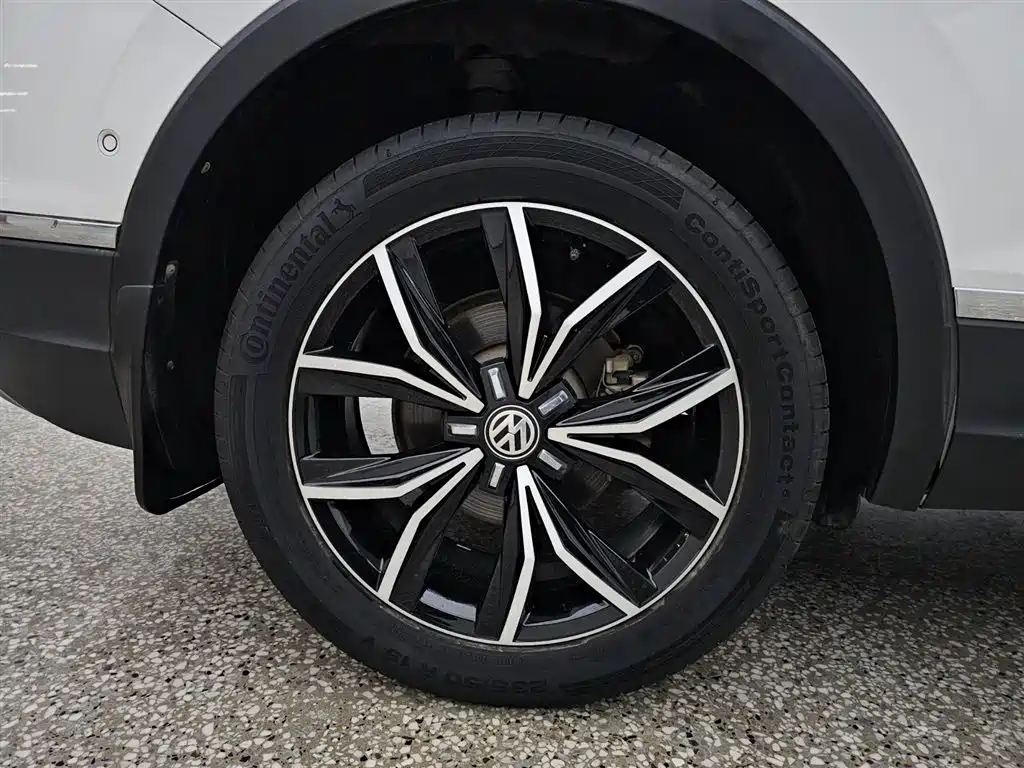 Volkswagen Tiguan L 2020 — фото 15