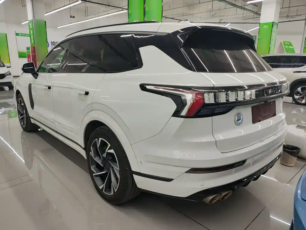 Lynk & Co 09 EM-P 2022
