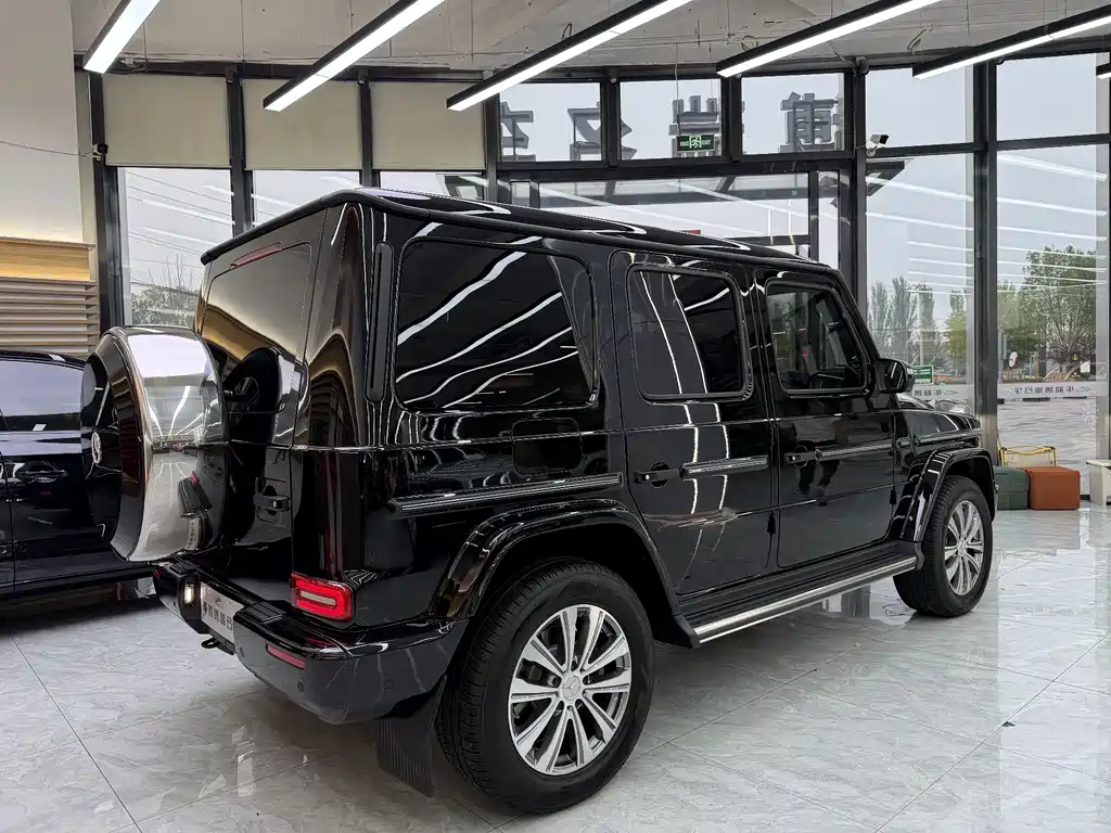 Mercedes-Benz G-Class 2024 — фото 16