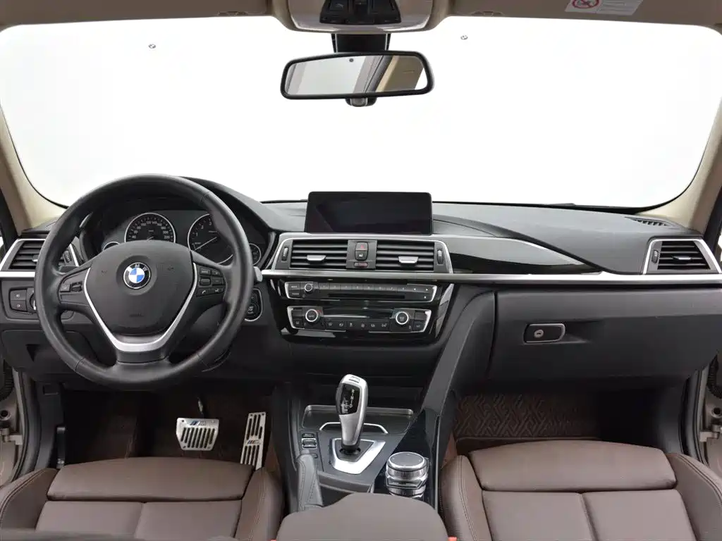 BMW 3 Series 2019 — фото 9