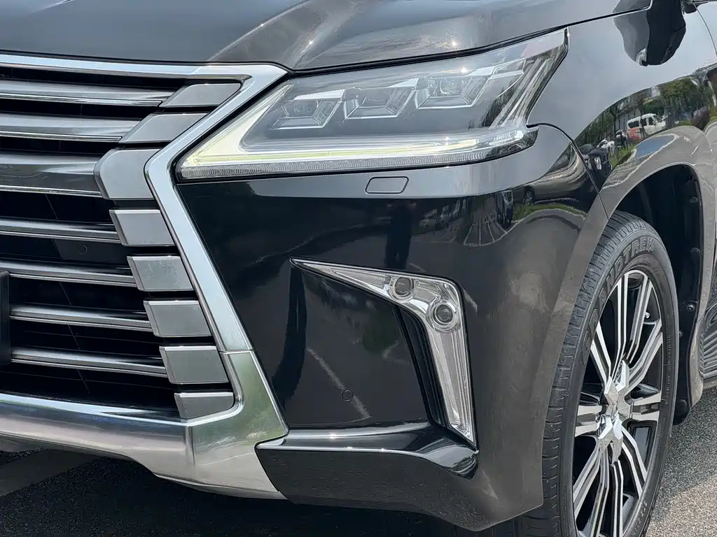 Lexus LX 2018 — фото 21
