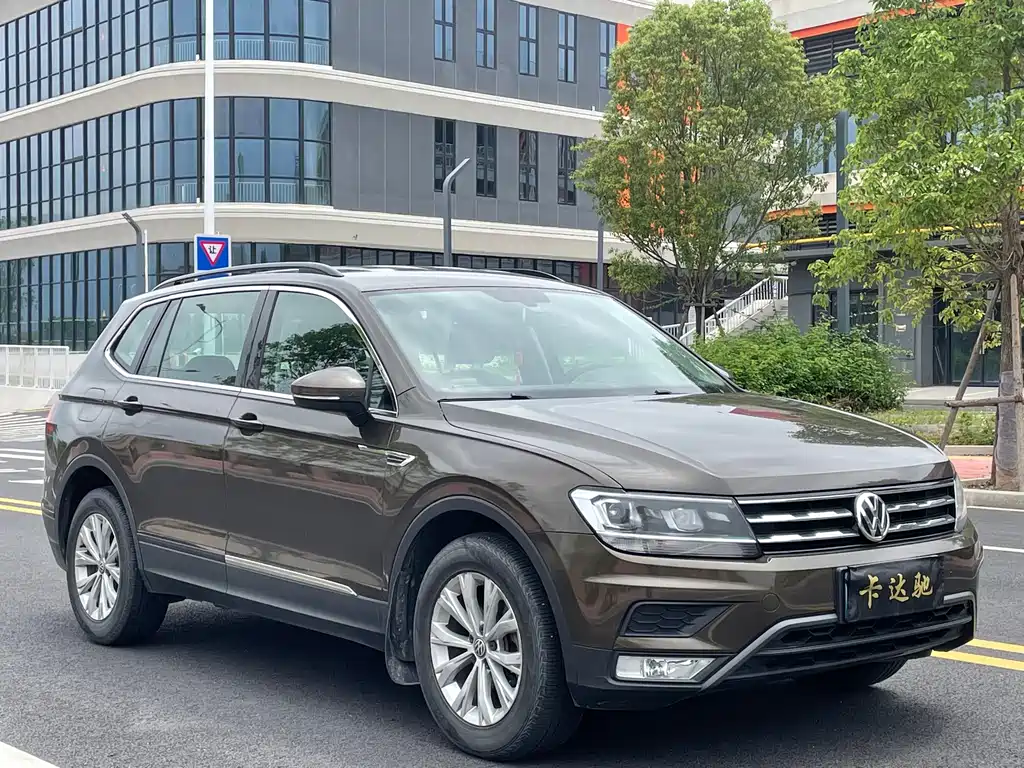 Volkswagen Tiguan L 2018 — фото 3