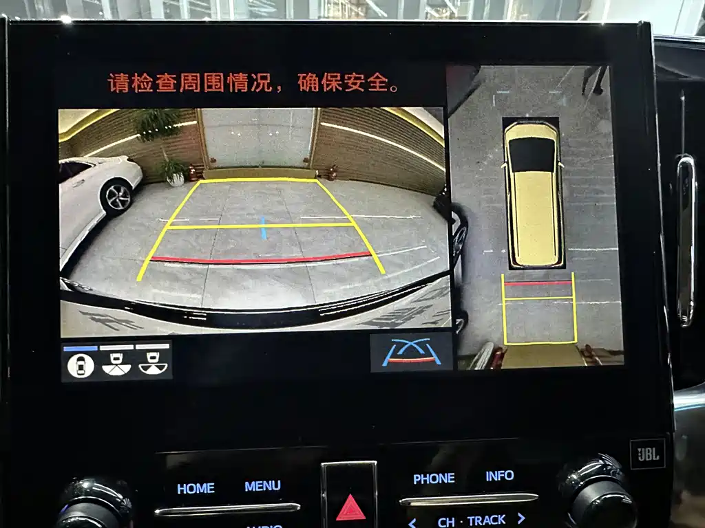 Toyota Alphard 2023 — фото 13