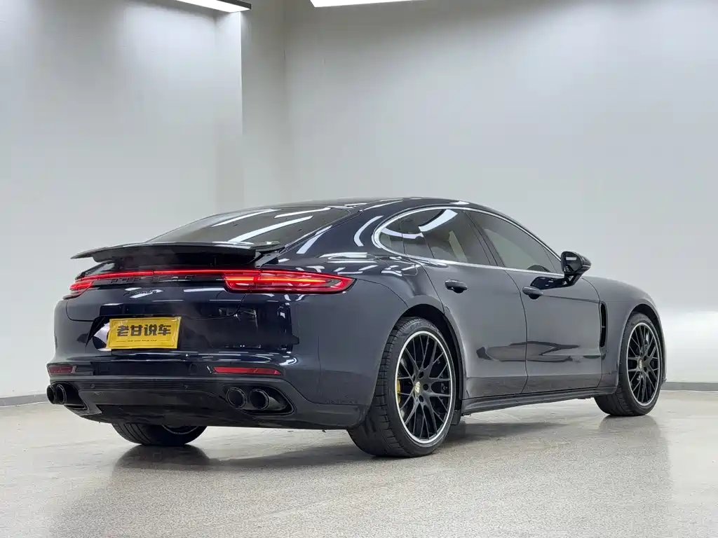 Porsche Panamera 2018 — фото 6