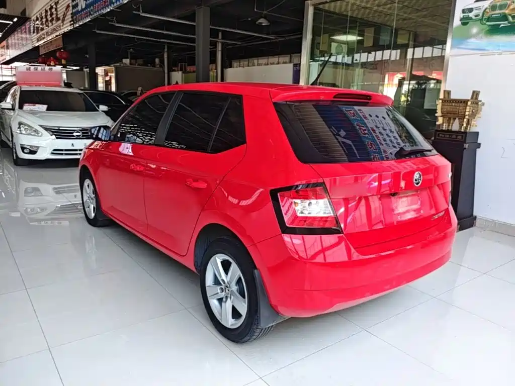 Skoda Fabia 2018 — фото 5
