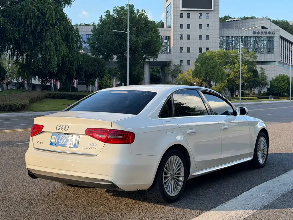 Audi A4L 2014