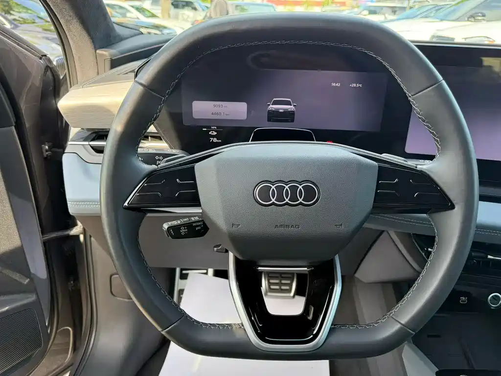 Audi Q6L e-tron 2025 — фото 5