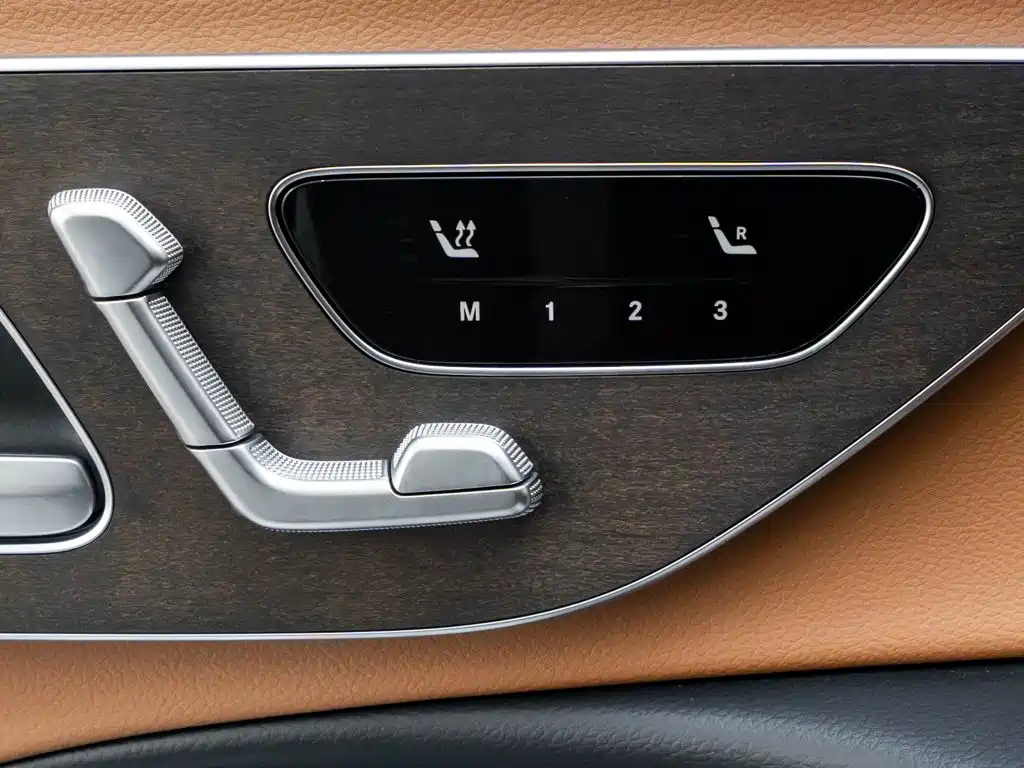 Mercedes-Benz E-Class 2025 — фото 19