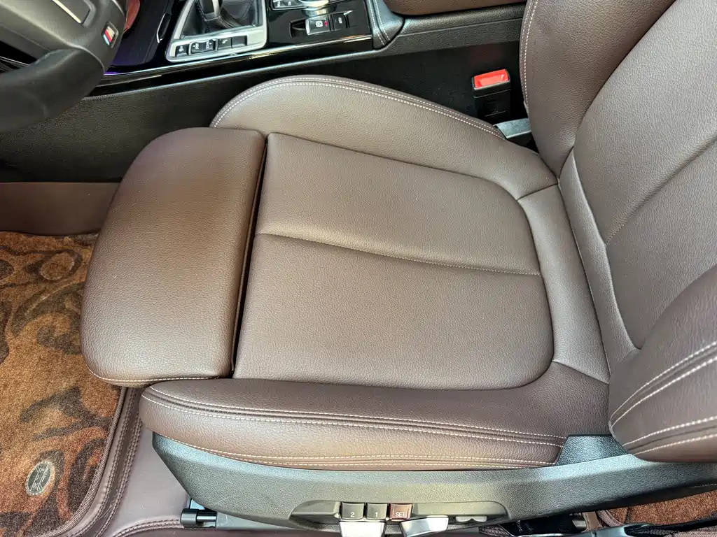 BMW 1 Series 2023 — фото 16