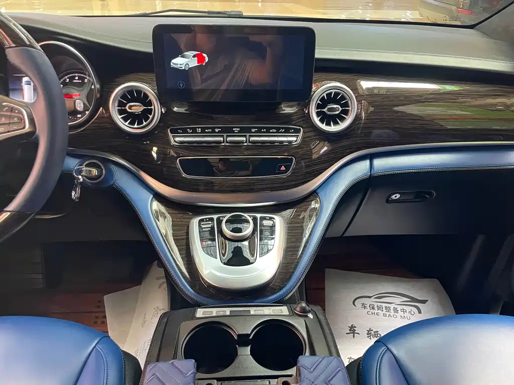 Mercedes-Benz V-Class 2019 — фото 12