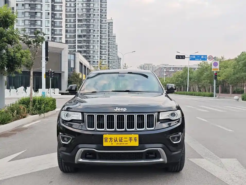 Jeep Grand Cherokee 2016 — фото 19