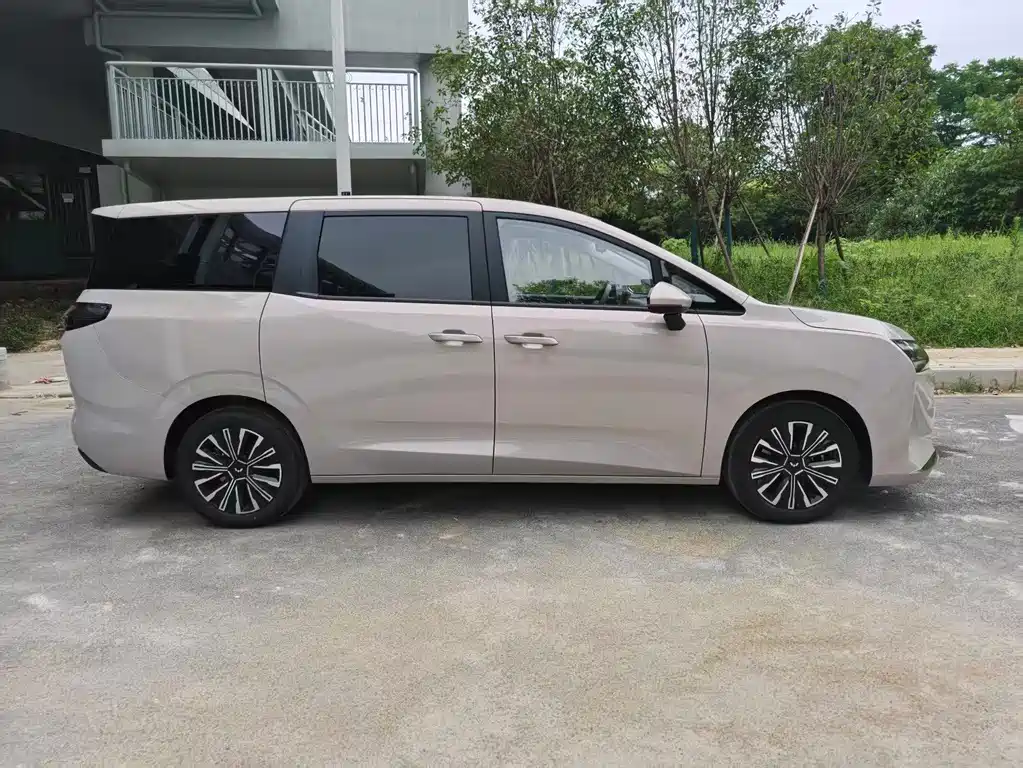 Wuling Starlight 730 EV 2026 — фото 5