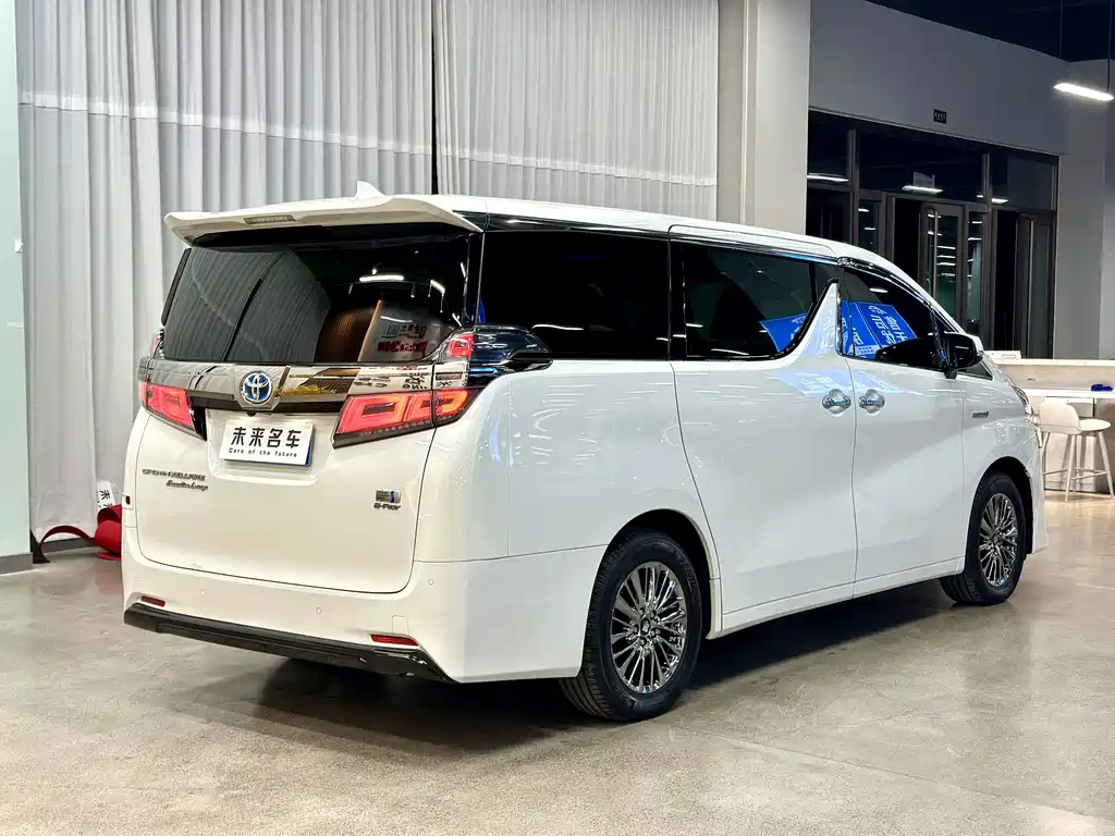 Toyota Vellfire 2021 — фото 15