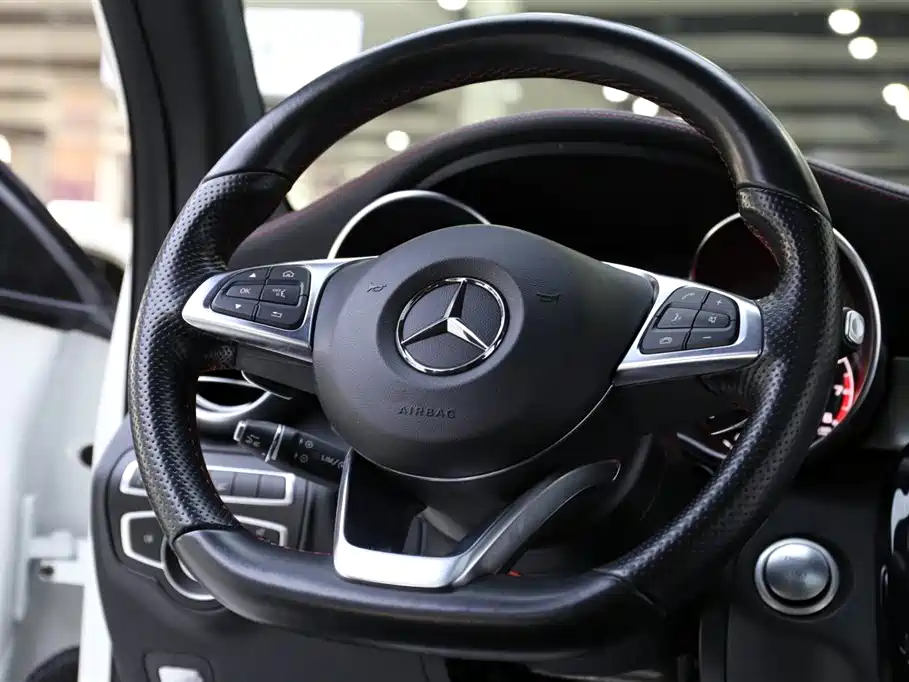 Mercedes-Benz GLC AMG 2018 — фото 11