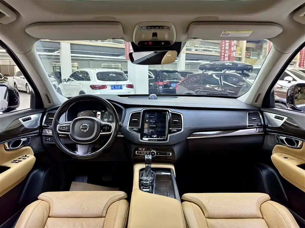 Volvo XC90 2015 — фото 12