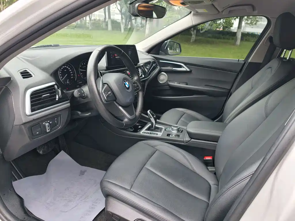 BMW 1 Series 2021