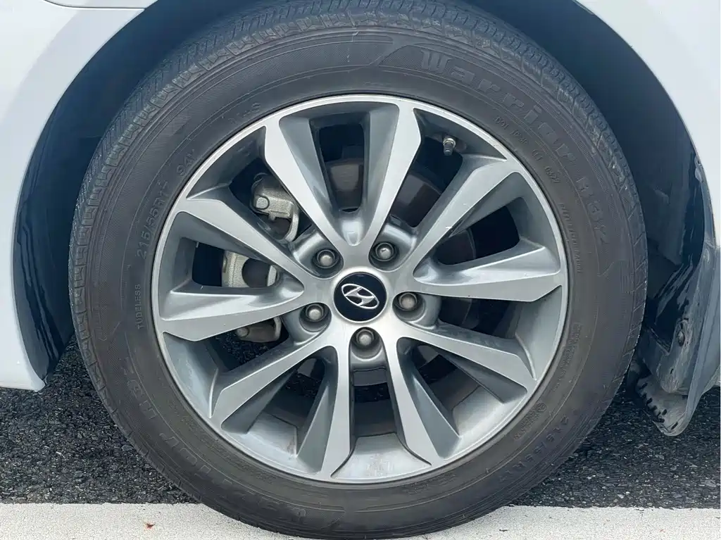 Hyundai Sonata 2014 — фото 10