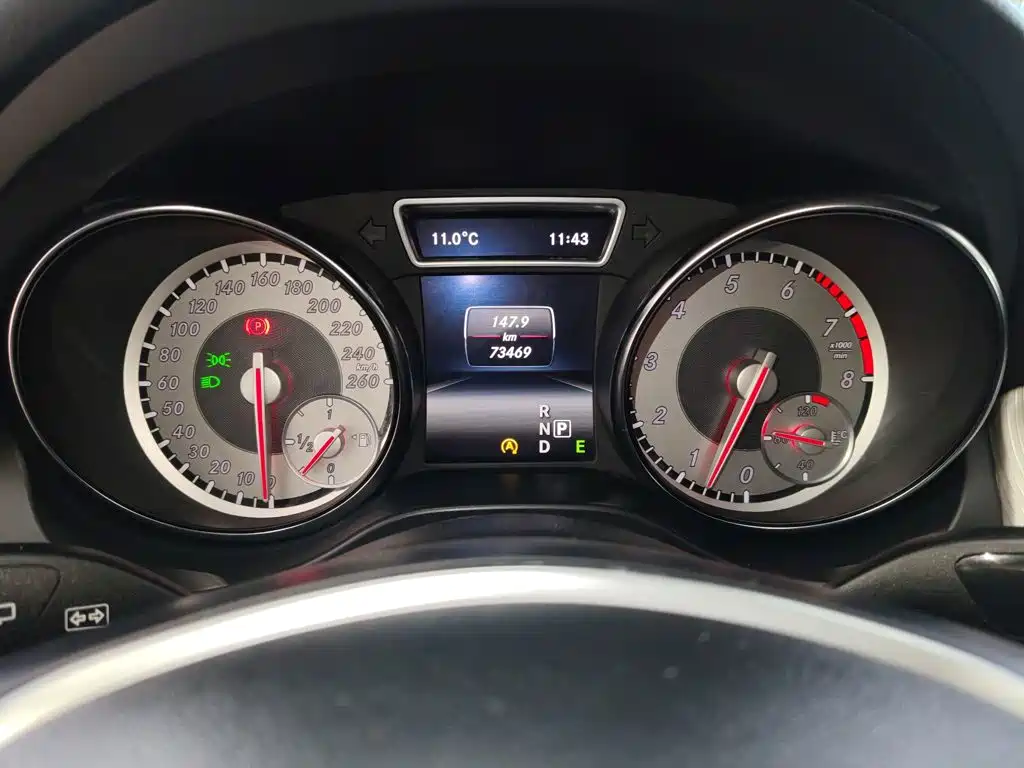 Mercedes-Benz GLA 2015 — фото 12