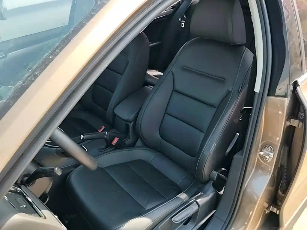 Volkswagen Sagitar 2018 — фото 15
