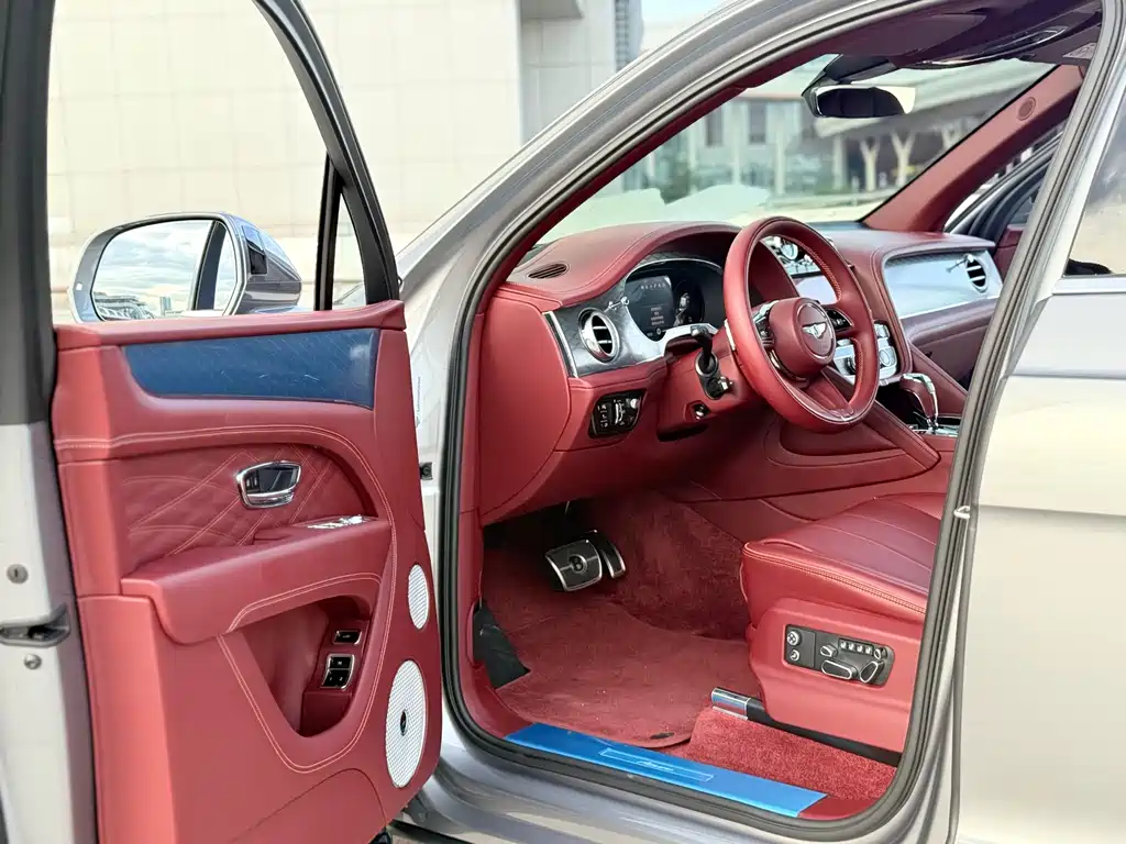 Bentley Bentayga 2023