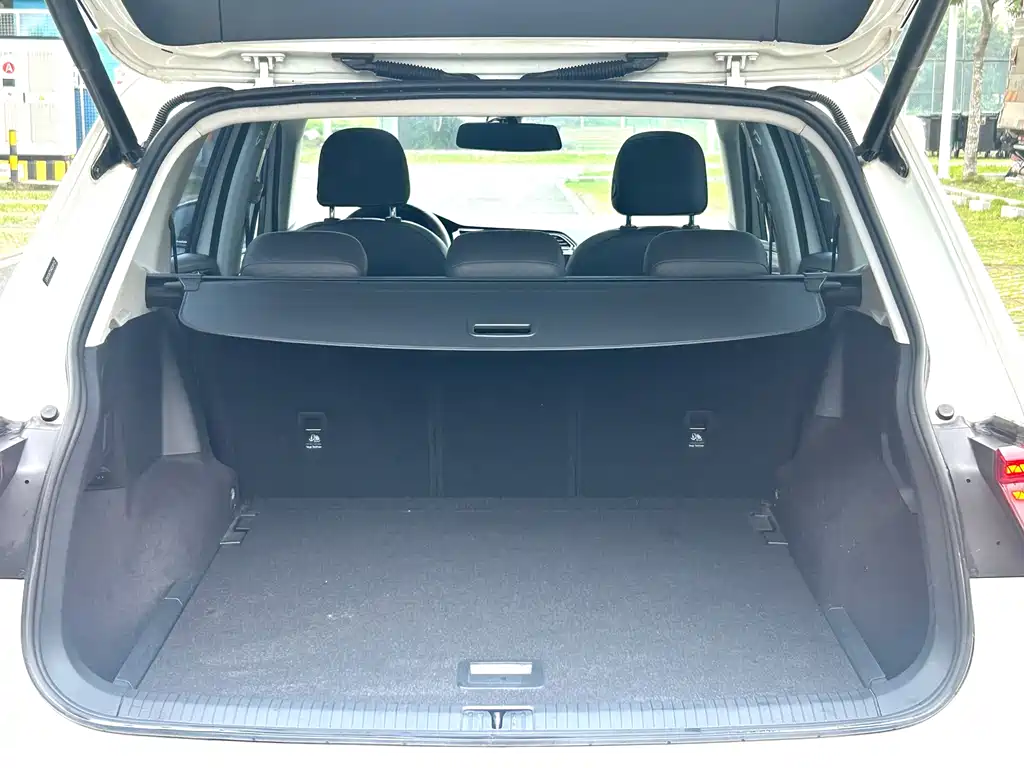 Volkswagen Tiguan L 2017 — фото 9