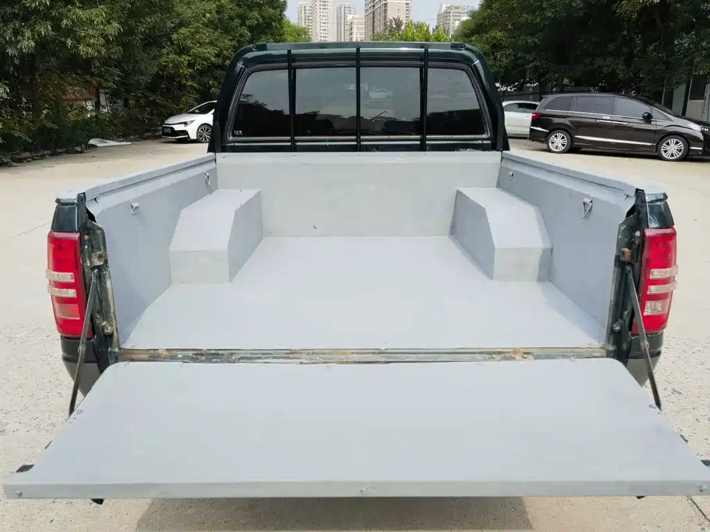 Isuzu T17 2023
