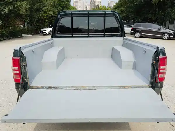 Isuzu T17 2023