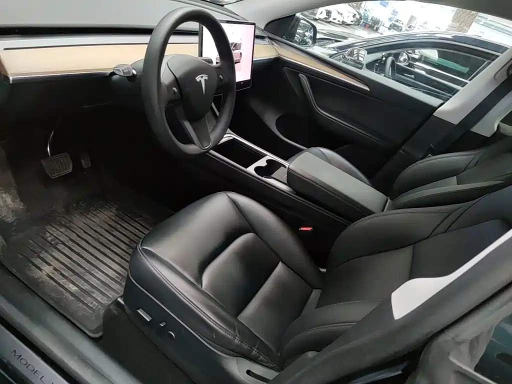 Tesla Model Y 2023 — фото 15