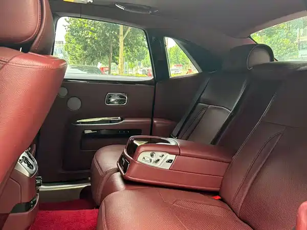 Rolls-Royce Ghost 2015