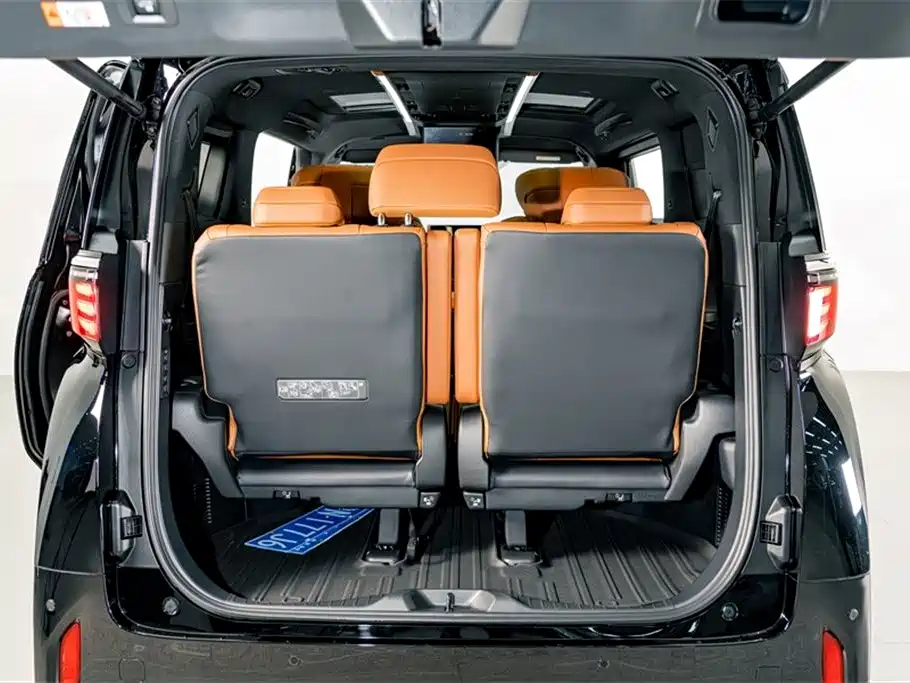 Toyota Alphard 2025 — фото 34