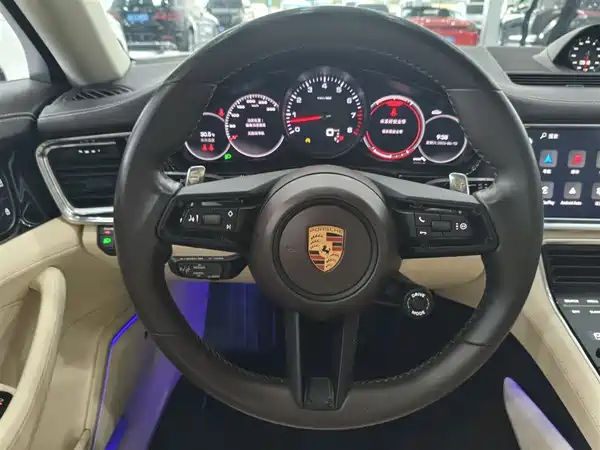 Porsche Panamera 2021