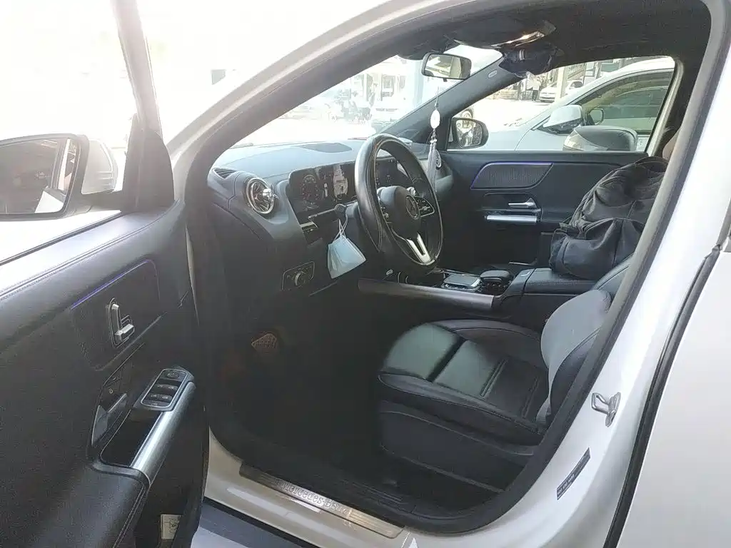 Mercedes-Benz GLA 2023 — фото 13