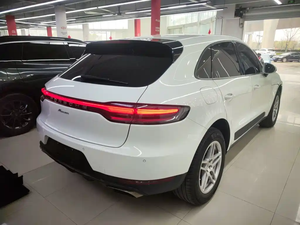 Porsche Macan 2021