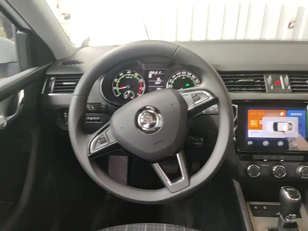 Skoda Octavia 2019 — фото 11